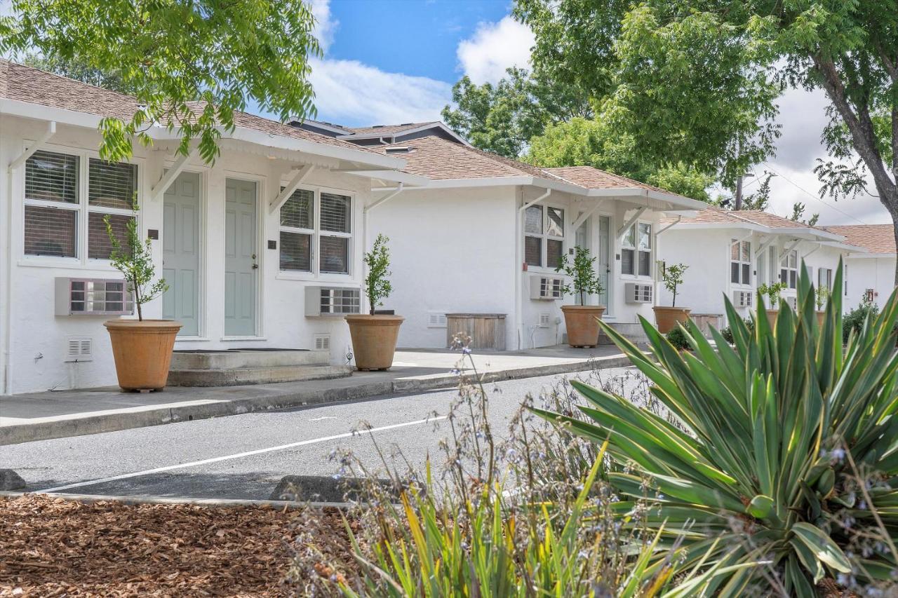 Inn Carlin'S Cottage Court 2*