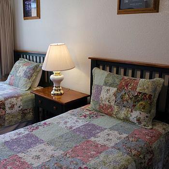Carlin'S Cottage Court Inn 2*