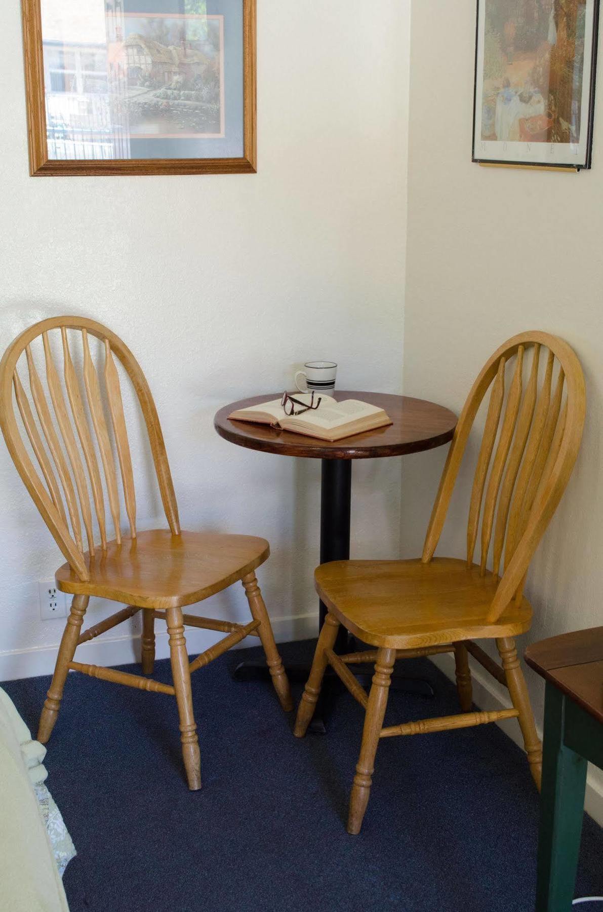 Carlin'S Cottage Court