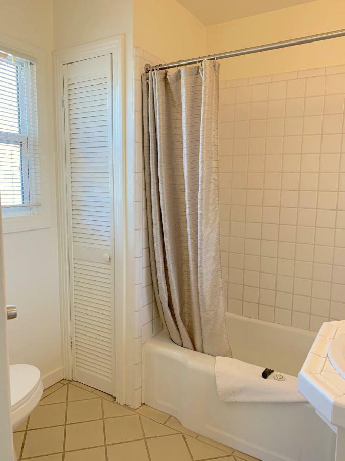 Carlin's Court Inn 2*