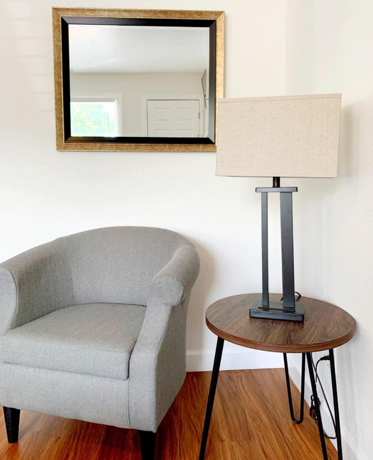 Inn Carlin's Court 2*
